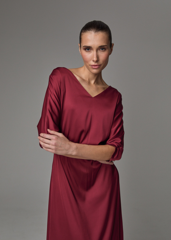 Вечернее шелковое платье Вечернее шелковое платье