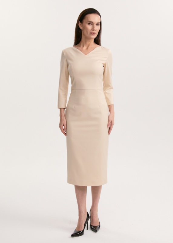 Платье с V-образным вырезом