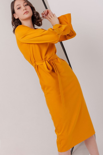 Приталенное платье