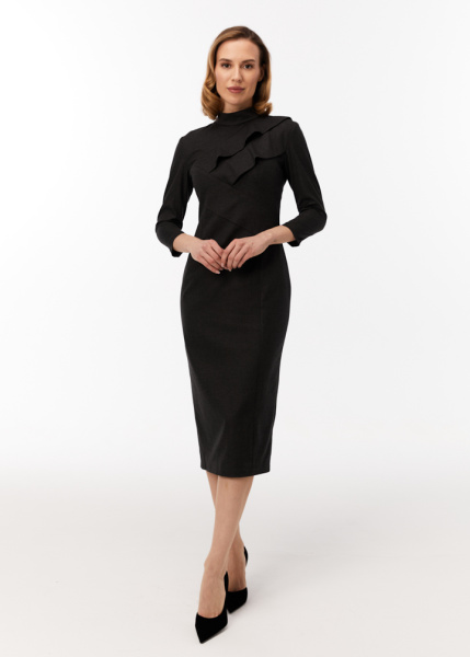 Платье с воланами и воротником-стойкой