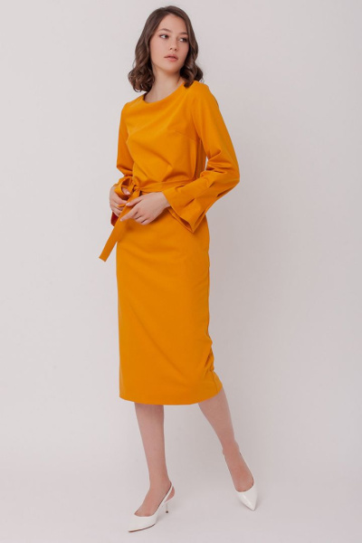 Приталенное платье