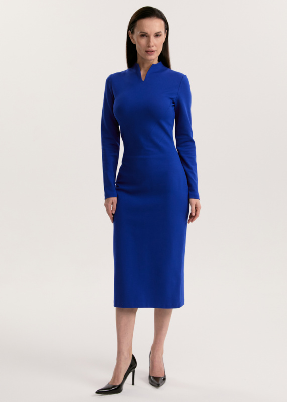 Платье с воротником стойка