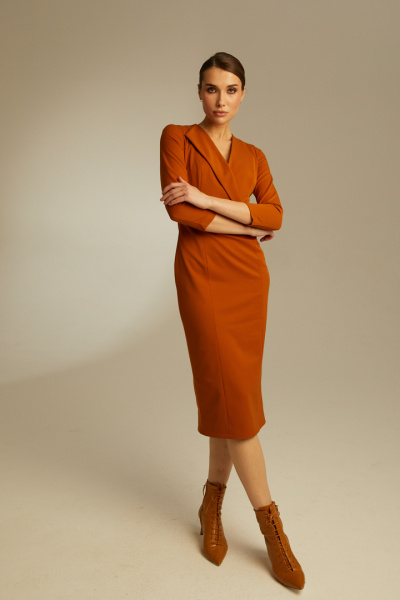 Платье-футляр с лацканом