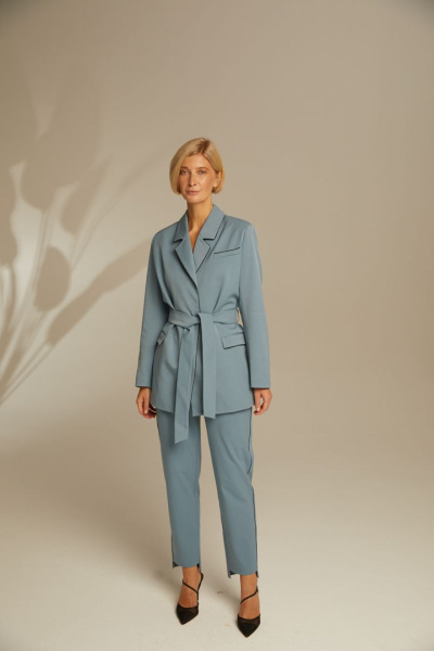 Костюм с кантами