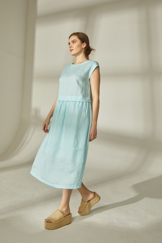 Льняное платье свободного кроя
