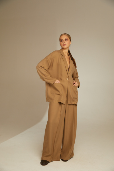 Костюм свободного кроя