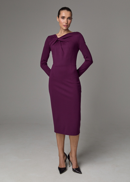 Платье с эффектным перекрутом  Платье с эффектным перекрутом