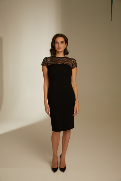 Платье с круженым верхом