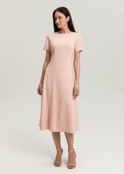 Платье с раклешеной юбкой 