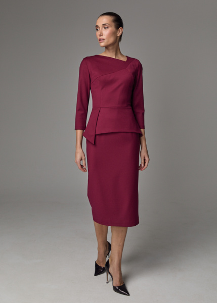 Платье футляр с баской  Платье футляр с баской