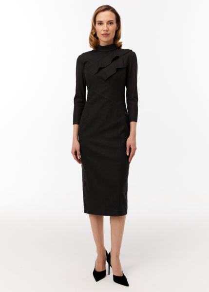 Платье с воланами и воротником-стойкой