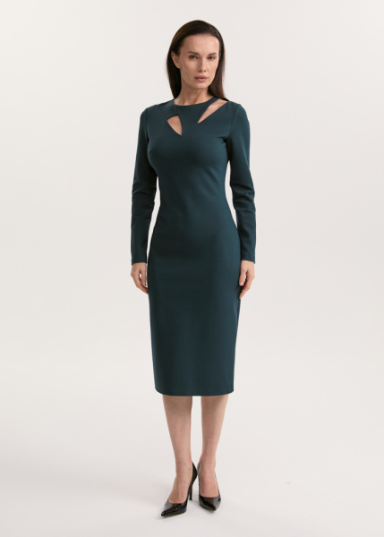 Платье с эффектными вырезами