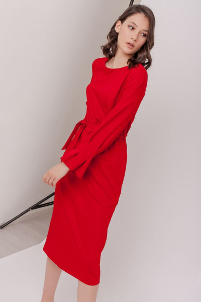 Приталенное платье