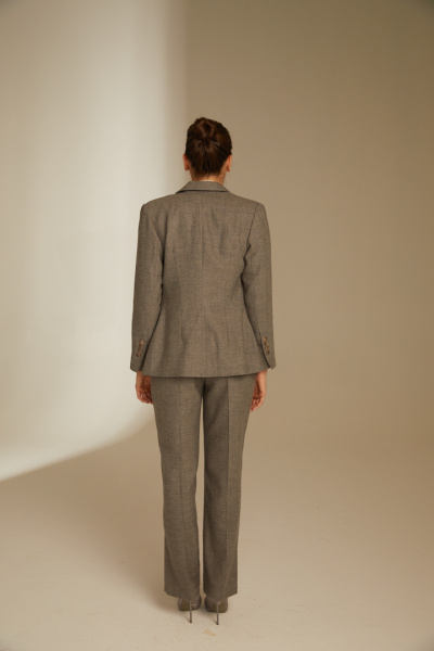 Классический костюм из 100% шерсти 