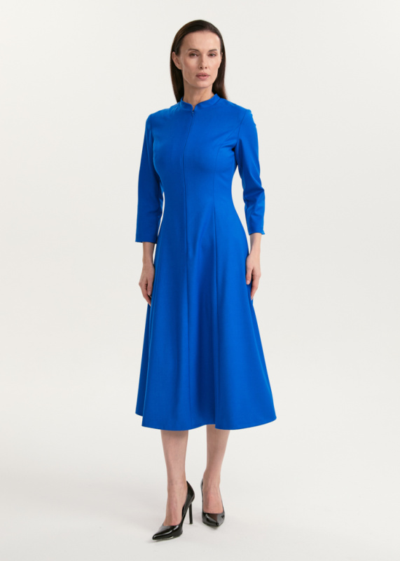 Платье с расклешенной юбкой