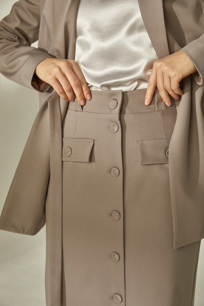 Юбка-карандаш с декоративными клапанами