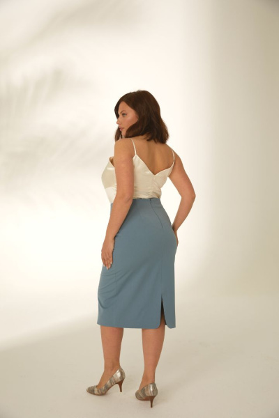 Деловой костюм с юбкой-карандаш