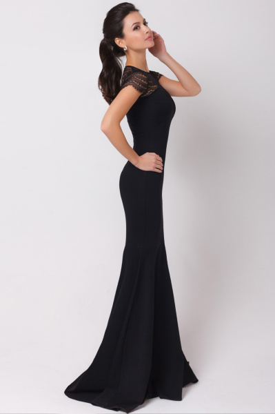 Платье с кружевными вставками 