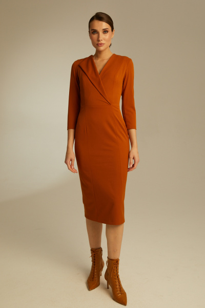 Платье-футляр с лацканом