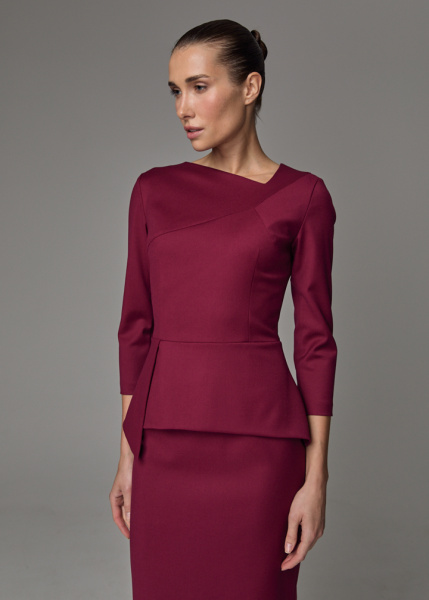 Платье футляр с баской  Платье футляр с баской