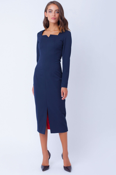 Платье - футляр с вырезом каре