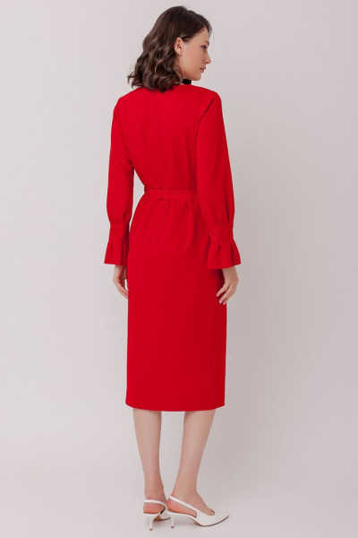 Приталенное платье