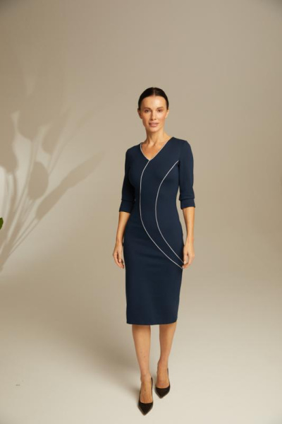 Платье с контрастными вставками