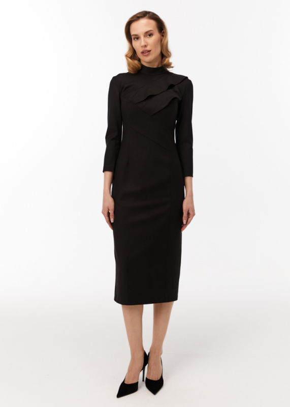 Платье с воланами и воротником-стойкой