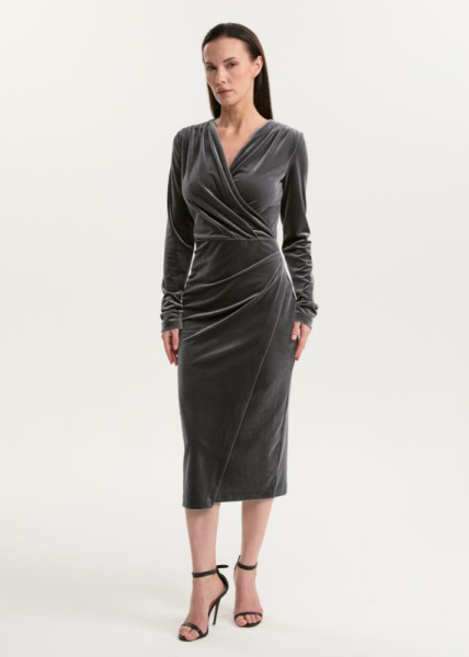 Платье из бархата с драпировкой