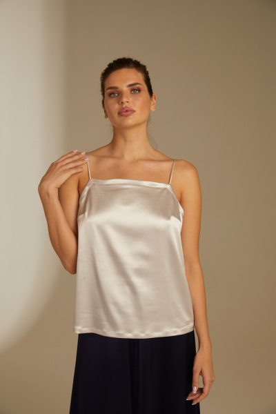 Атласный топ на бретелях