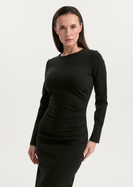 Платье с боковыми защипами