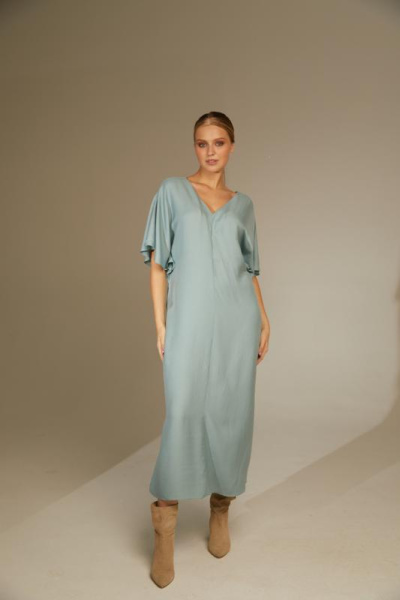 Платье с V-образным вырезом