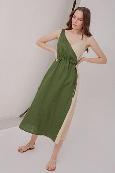 Приталенное платье изо льна