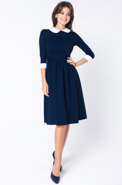 Платье с воротничком