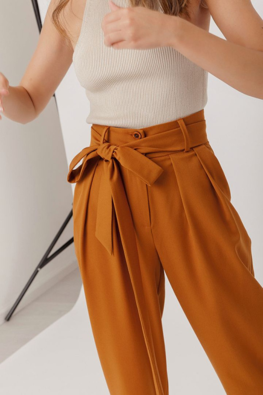 Брюки на высокой посадке