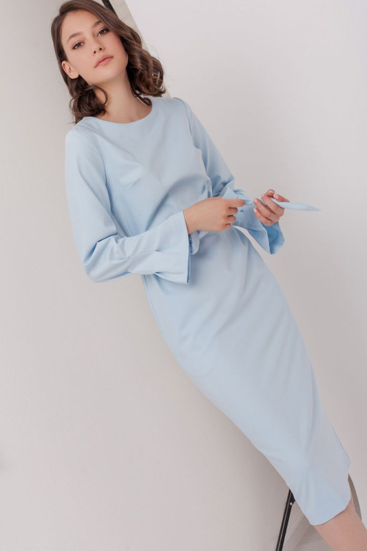 Приталенное платье