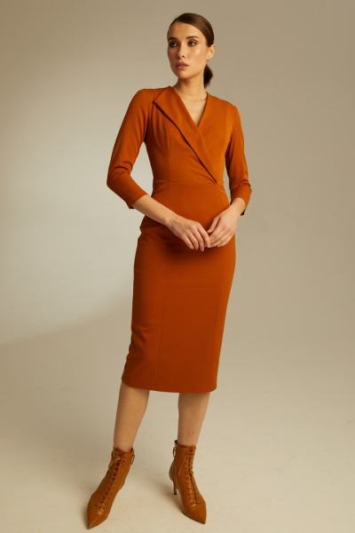 Платье-футляр с лацканом