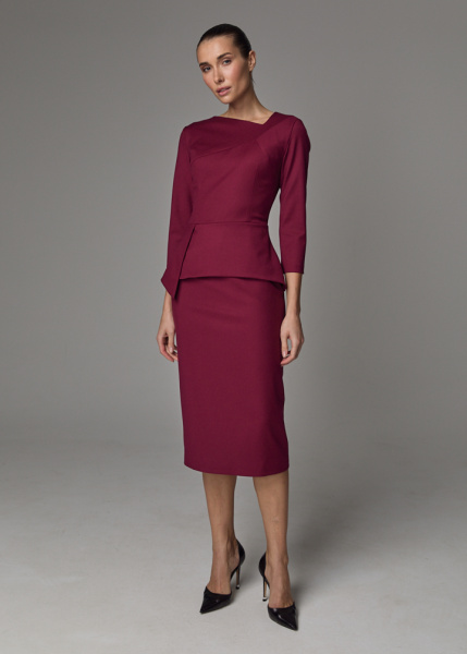 Платье футляр с баской  Платье футляр с баской