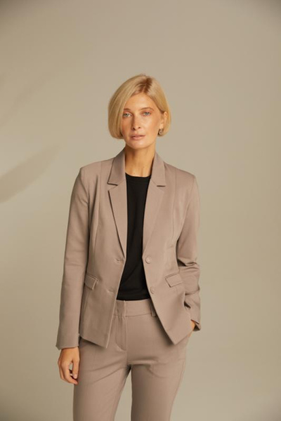 Приталенный жакет