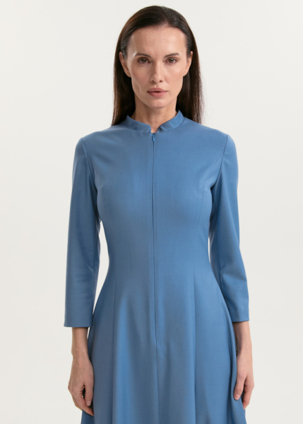 Платье с расклешенной юбкой