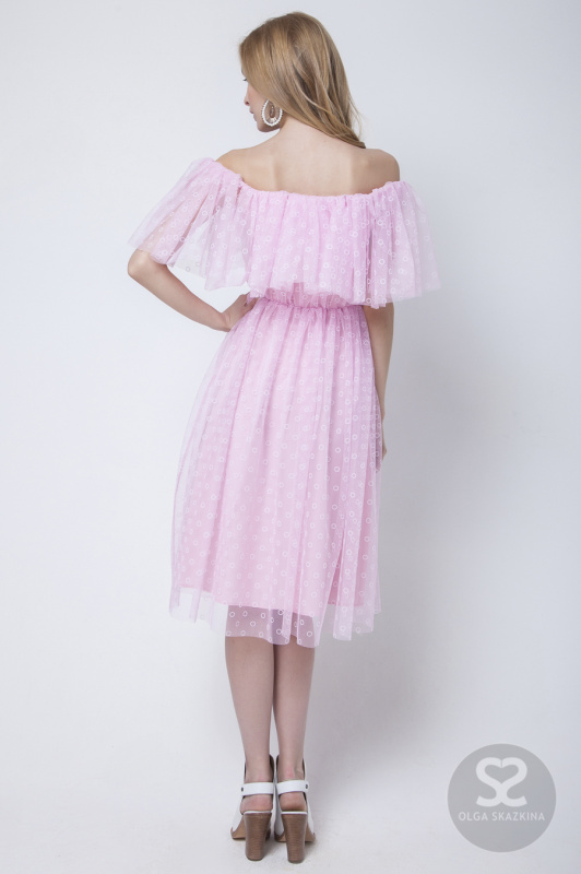 Платье с воланом