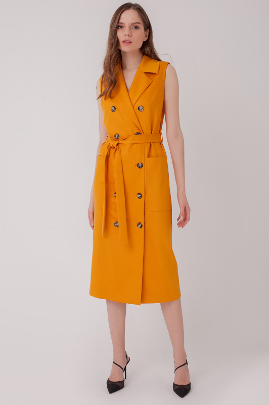 Платье с лацканами и поясом