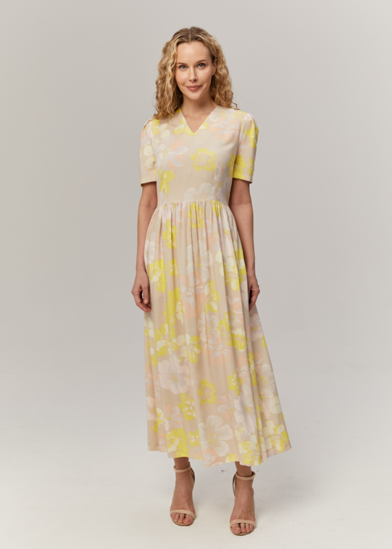 Платье с цветами из вискозы Платье с цветами из вискозы