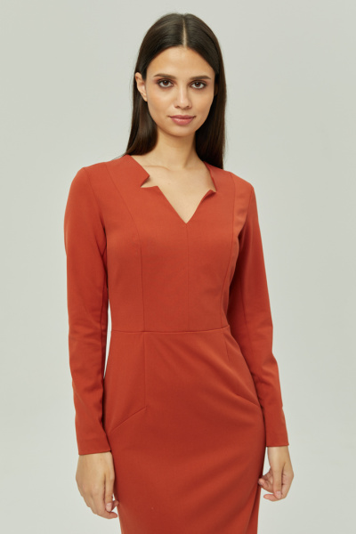 Платье с V-образным вырезом Платье с V-образным вырезом