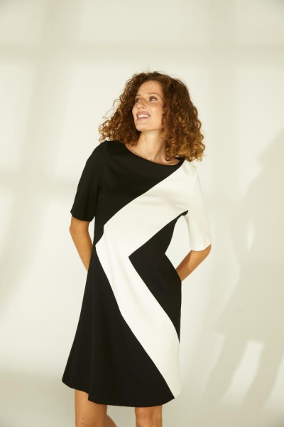 Двуцветное платье А-силуэта