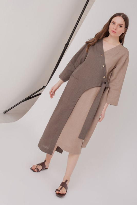 Платье изо льна прямого силуэта