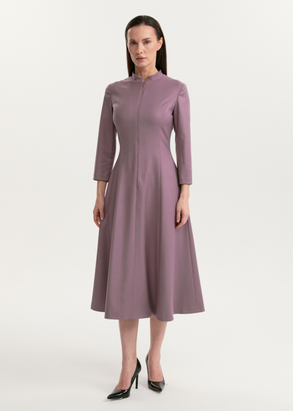 Платье с расклешенной юбкой