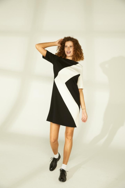 Двуцветное платье А-силуэта