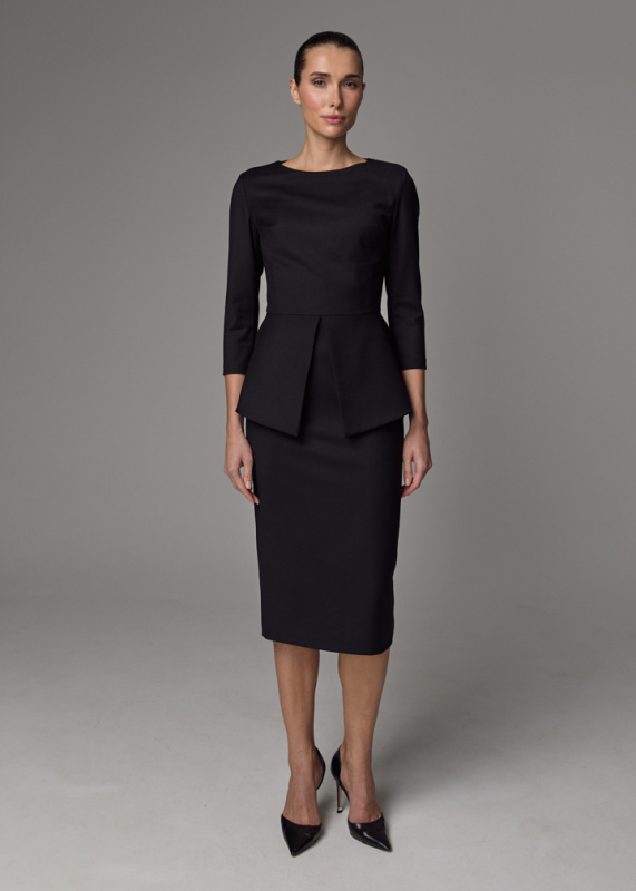 Костюм с баской