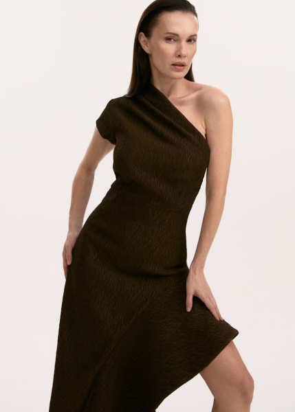 Асимметричное платье из фактурной ткани